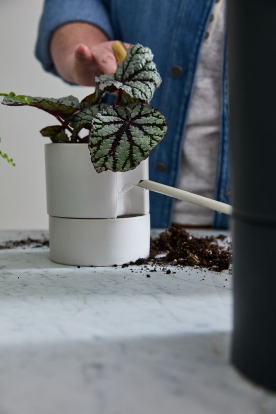 jett pot planter 6" Jett Self-Watering Planter White