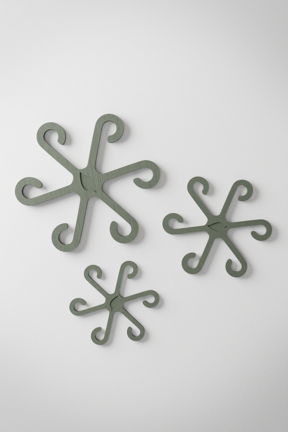 Climbing Plant Stem Support Stakes: Green / 3 Pack - Medium